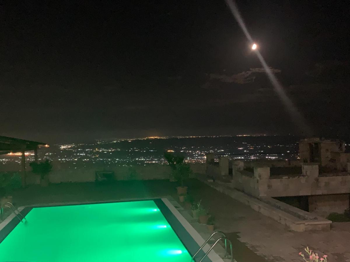 Villa Celaj “The Castle” กรูเยอ ภายนอก รูปภาพ